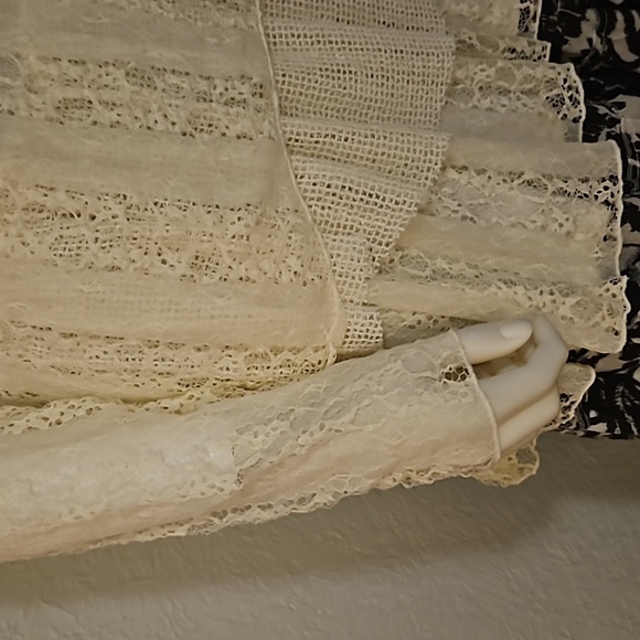 INDIGO SOUL Cream Lace Layered Ruffle Long Sleeve Boho Tunic - Picture 6 of 10